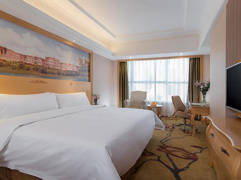 Vienna International Hotel Shenzhen Qianhai Hotel in Shenzhen