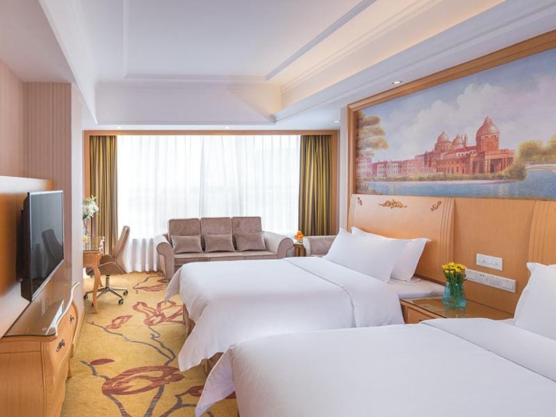 Vienna International Hotel Shenzhen Qianhai Hotel in Shenzhen