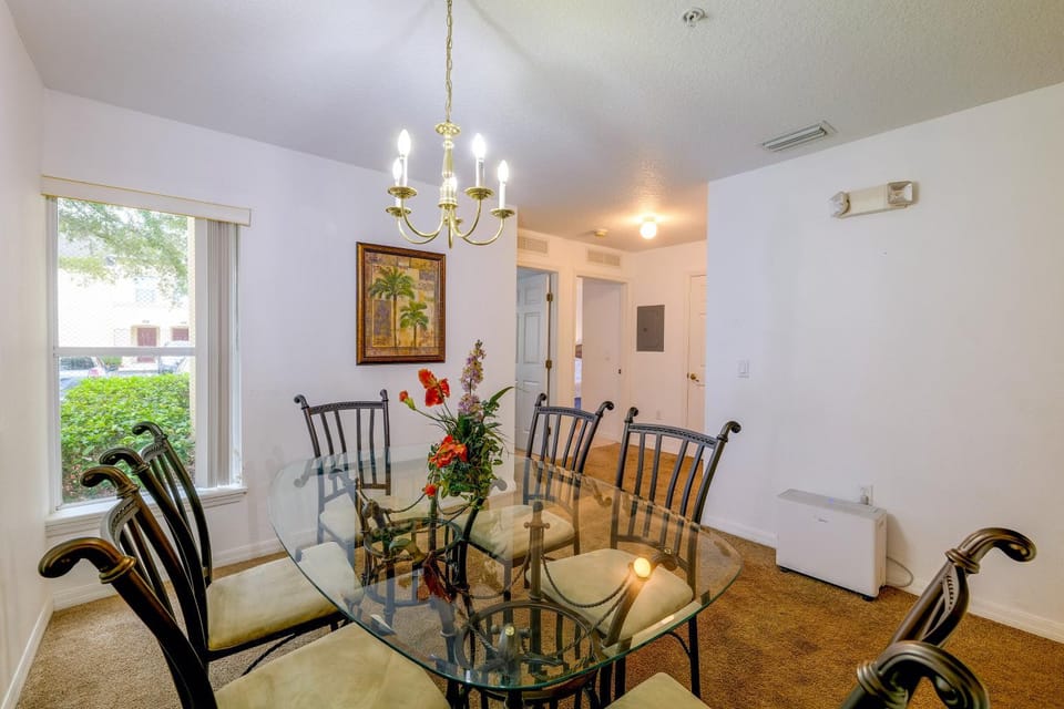Pool Access! Kissimmee Gem, Enclosed Patio House in Kissimmee