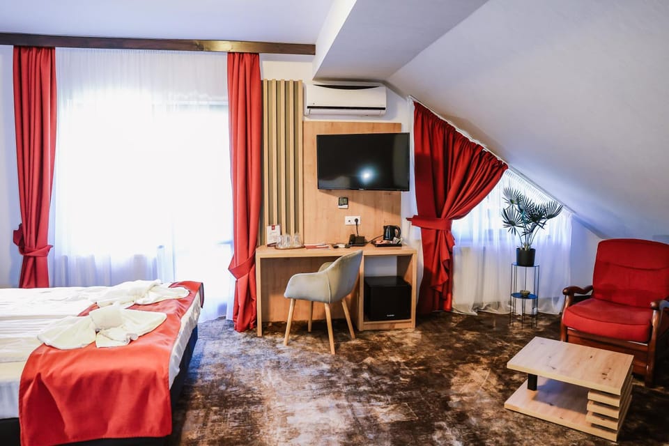 TV and multimedia, Photo of the whole room, Seating area, air conditioner