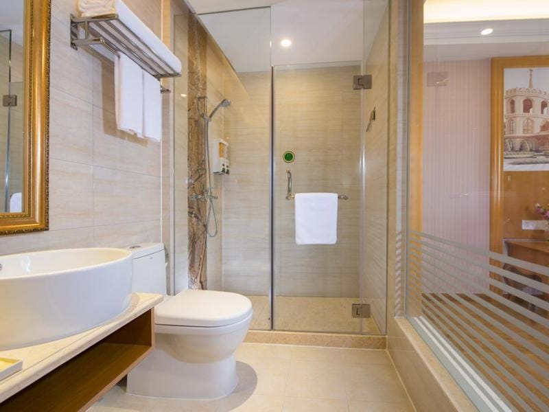 Vienna Classic Hotel Shenzhen Bantian Wuhe Avenue Hotel in Shenzhen