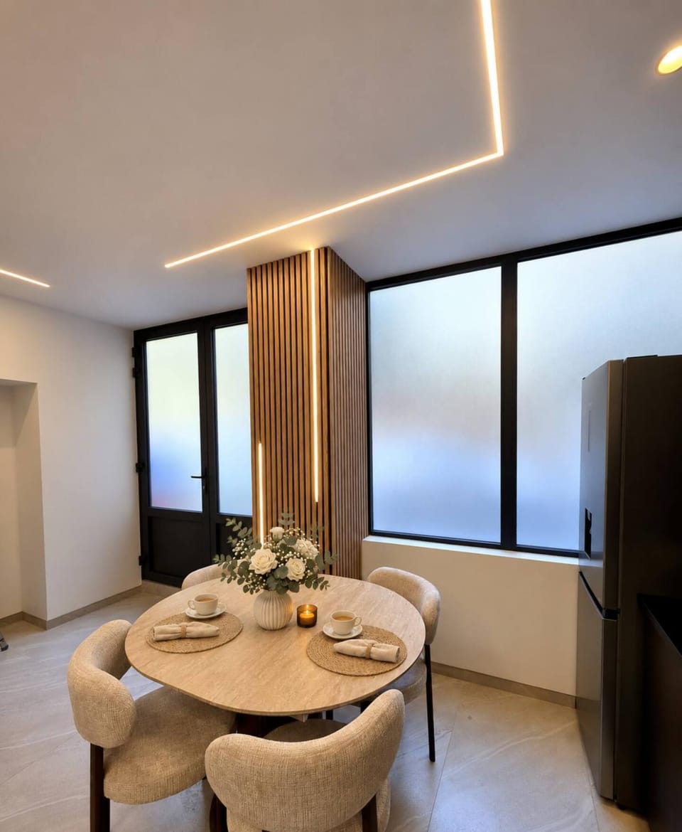 Living room, Seating area, Dining area