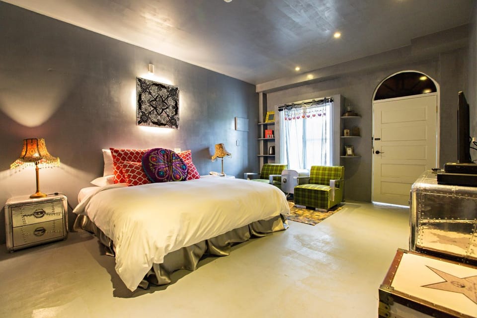 Bedroom, bunk bed