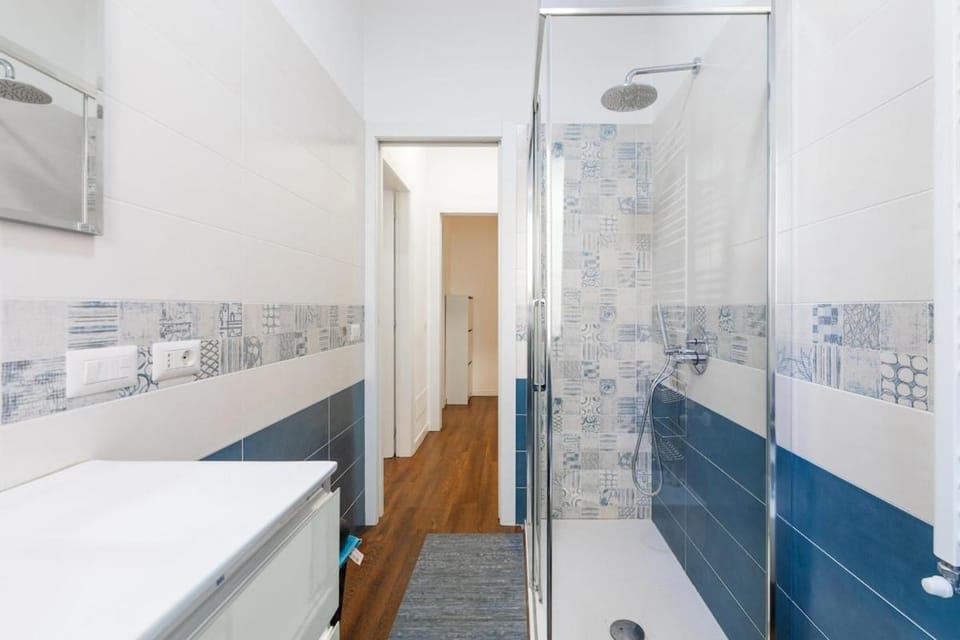 Homevo Orange Design Home M5 Bicocca Apartment in Milan