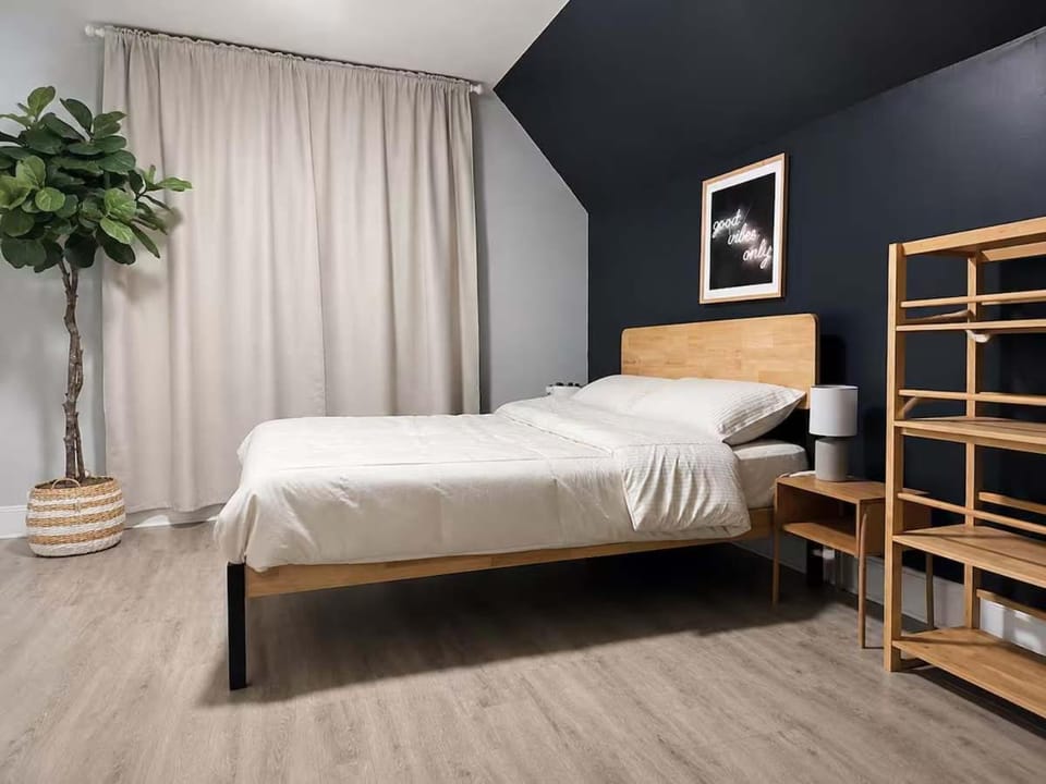 2 Story Home for Families-Sleeps 12 pax- 5 min Downtown House in Chelsea