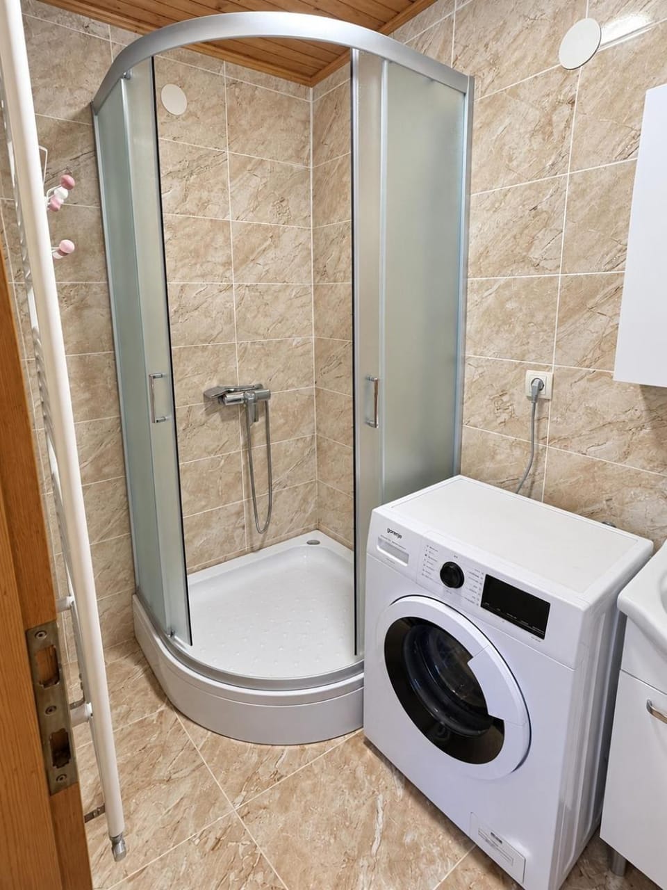 Shower, Bathroom, washing machine, dryer