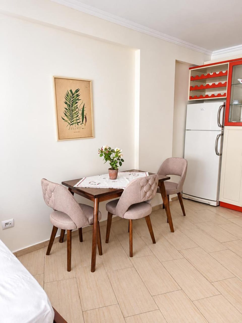 Kitchen or kitchenette, Living room, Seating area, Dining area, oven