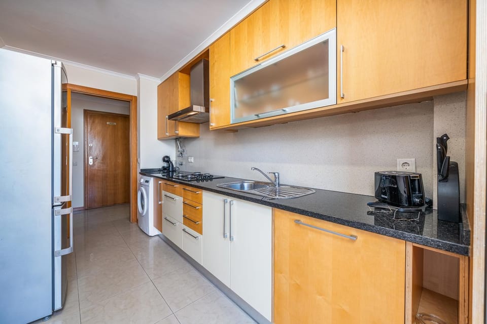 Coffee/tea facilities, Kitchen or kitchenette, dishwasher, stove