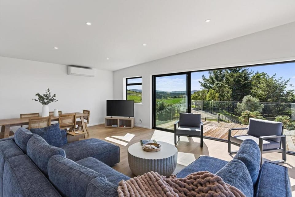 Top of the Hill House in Te Arai