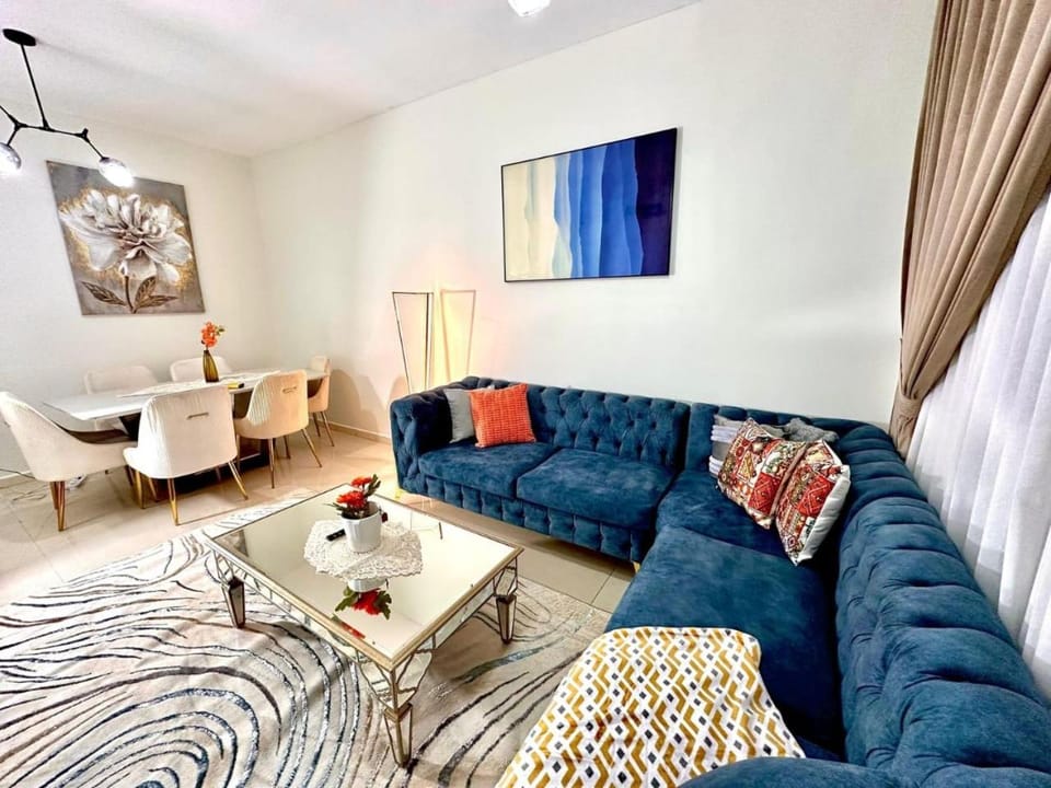 Leon home Apartment in Al Sharjah