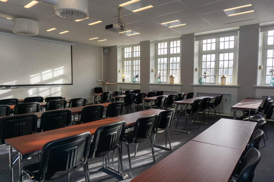 Meeting/conference room