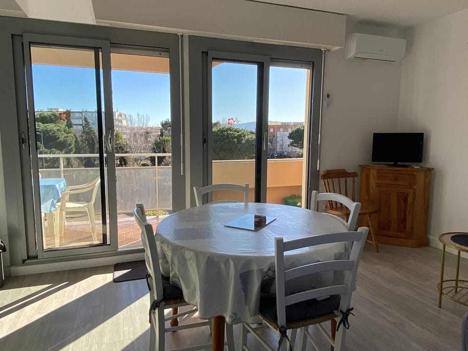 T2 climatisé avec vue mer - 4 pers. - FR-1-696-164 Apartment in Canet-en-Roussillon