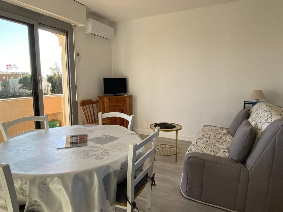 T2 climatisé avec vue mer - 4 pers. - FR-1-696-164 Apartment in Canet-en-Roussillon