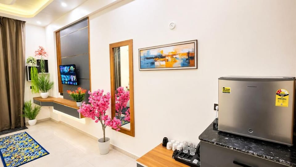 The Suites Inn Studios Apartment in Lucknow