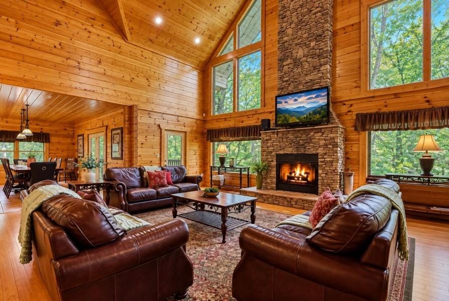 Spacious 6,000 Sq Ft Log Lodge Sleeps 27 Hot Tub, Game Room, Private Wooded Chalet in Gatlinburg