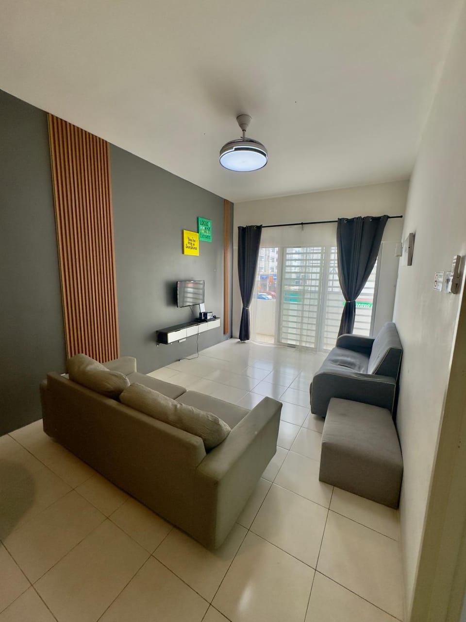 TV and multimedia, Living room, Seating area