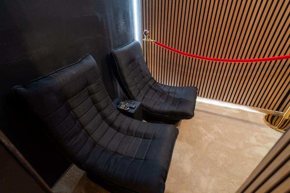 Cinéma Chill Room Netflix Arcade Apartment in Toulon