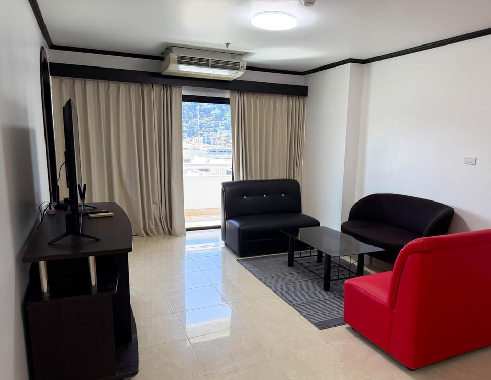 TV and multimedia, Living room, Seating area, air conditioner