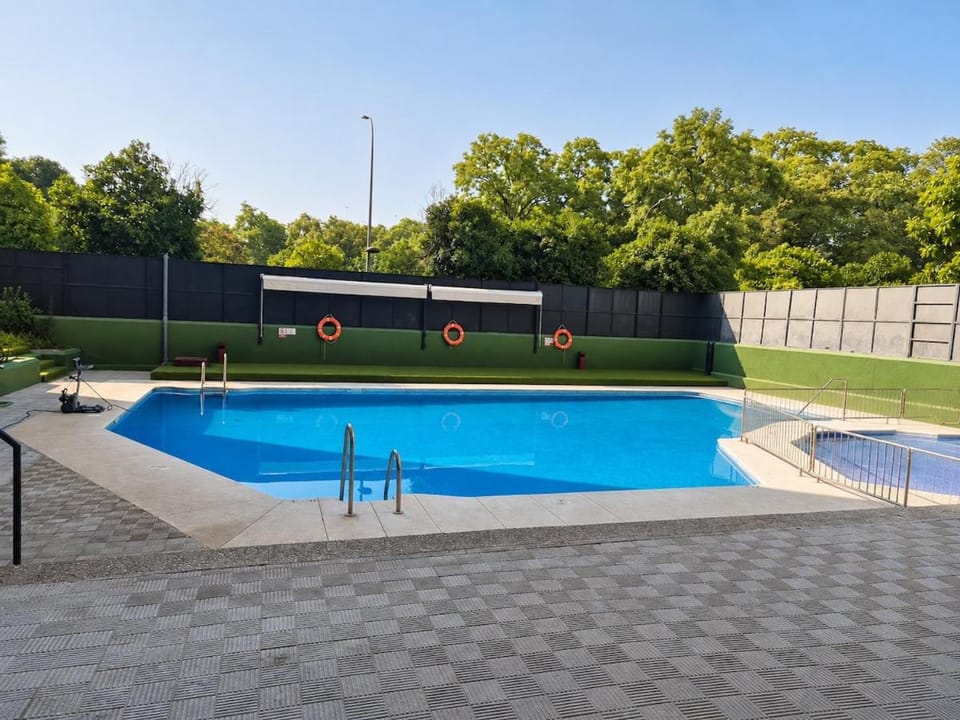 Family apartment pool and garden Apartment in Seville