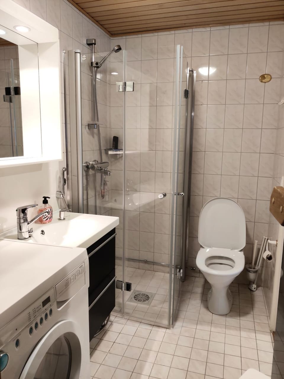 Shower, Toilet, Bathroom, washing machine