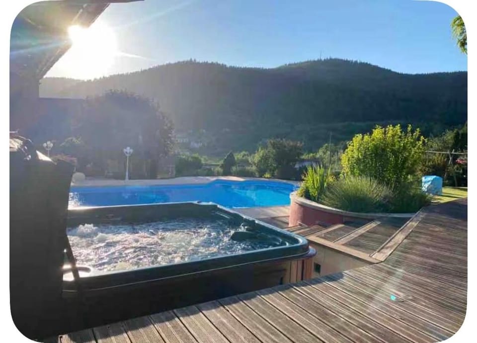 Hot Tub, Swimming pool