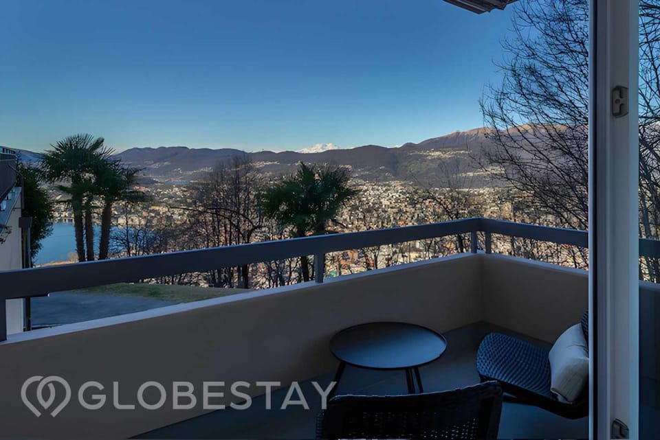 Natural landscape, View (from property/room), Balcony/Terrace