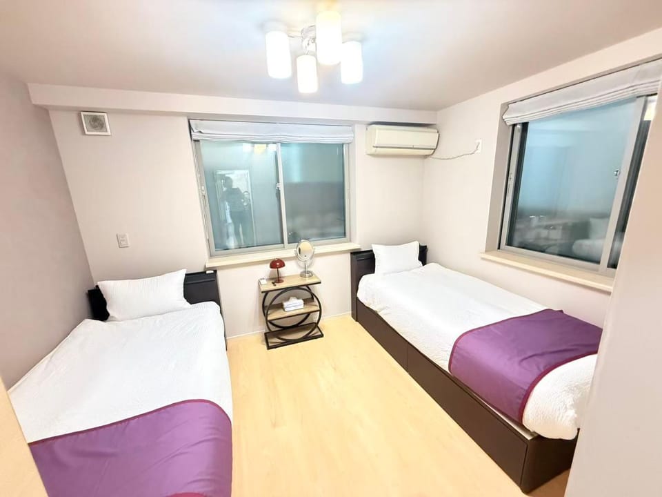 Bed, Photo of the whole room, Bedroom, internet, air conditioner