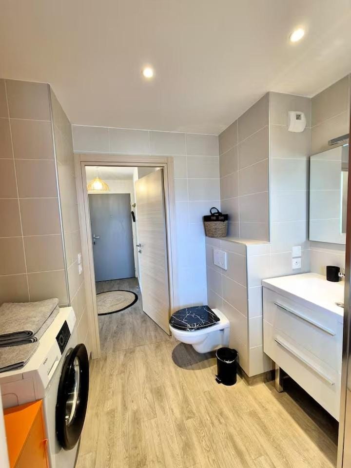 Bia 21 - chaleureux T2, proche lac, pkg souterrain Apartment in Annecy