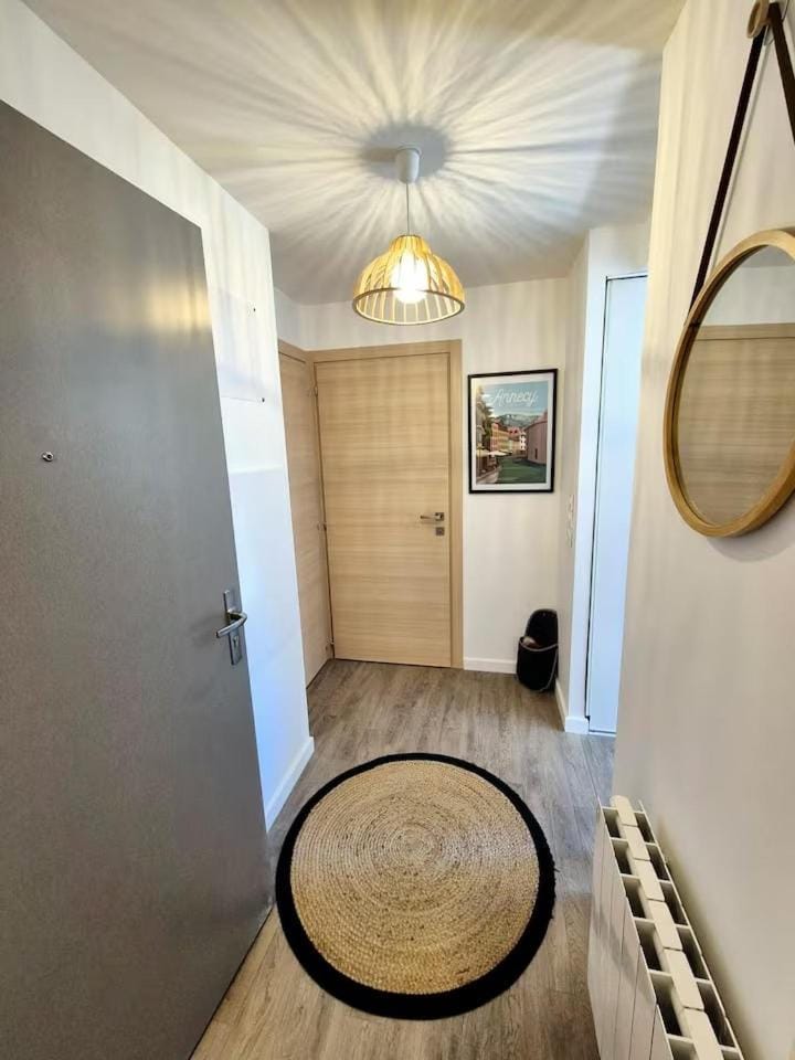 Bia 21 - chaleureux T2, proche lac, pkg souterrain Apartment in Annecy