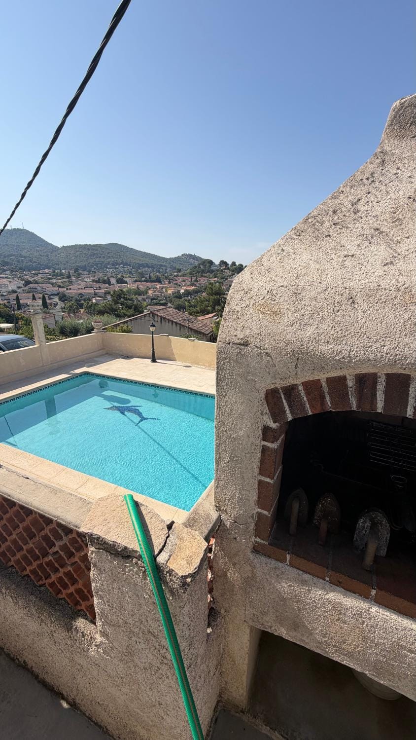 villa avec vue panoramique avec piscine Villa in Solliès-Toucas