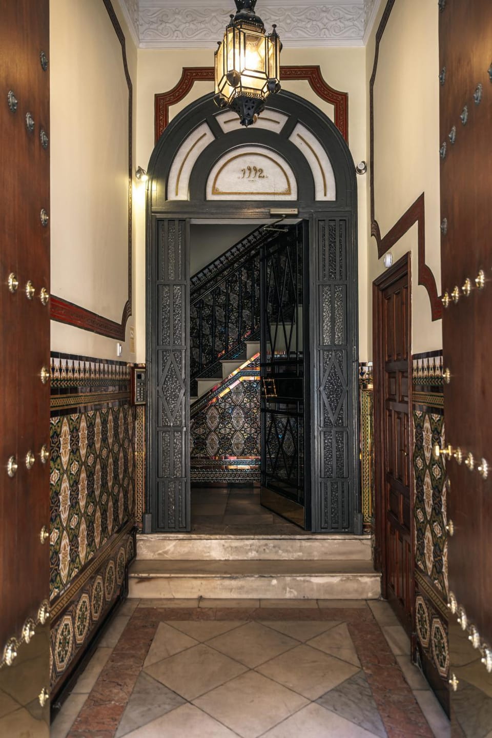 Facade/entrance