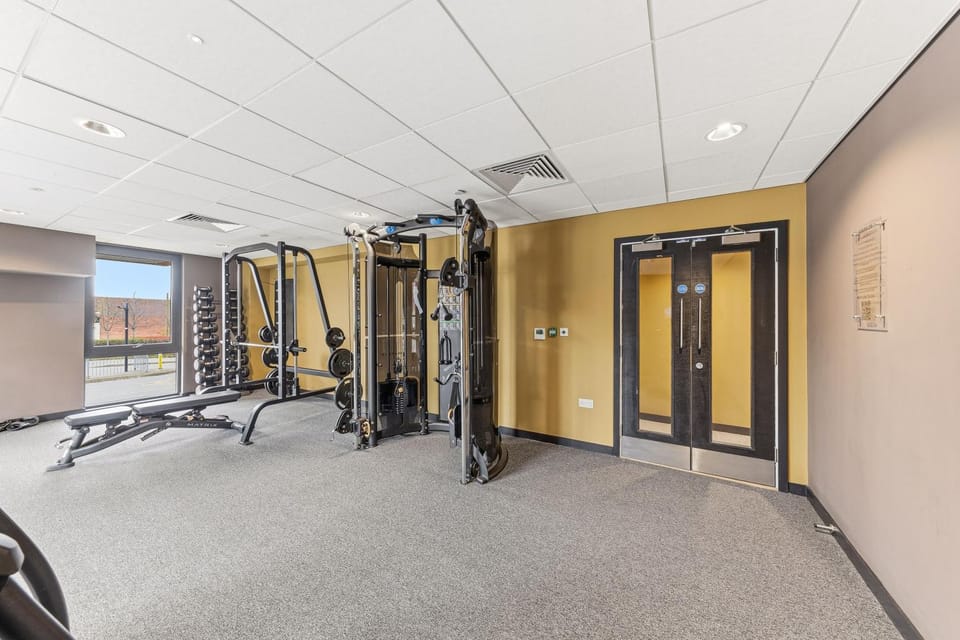 2BR York Apartment With Free Parking and Free Gym Apartment in York