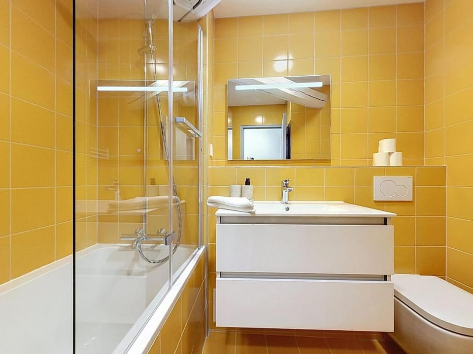 Toilet, Bathroom, Bath, towels