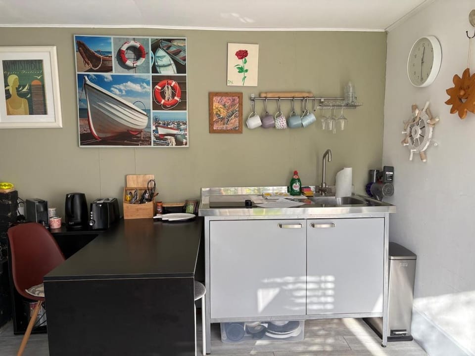 Seaside Garden Escape Apartment in Whitstable