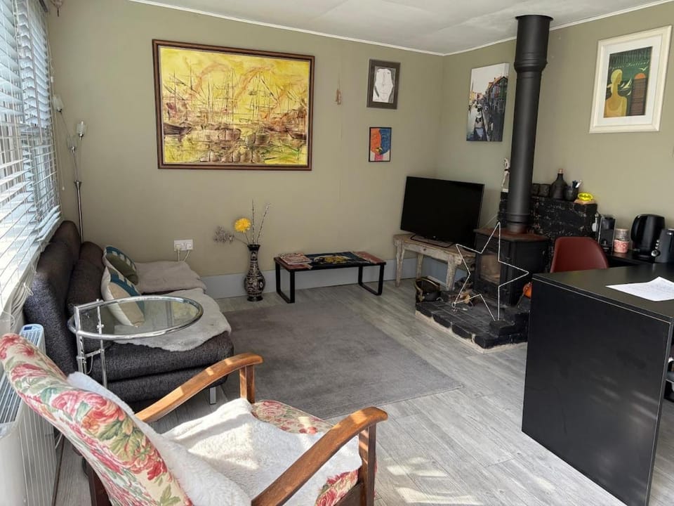Seaside Garden Escape Apartment in Whitstable