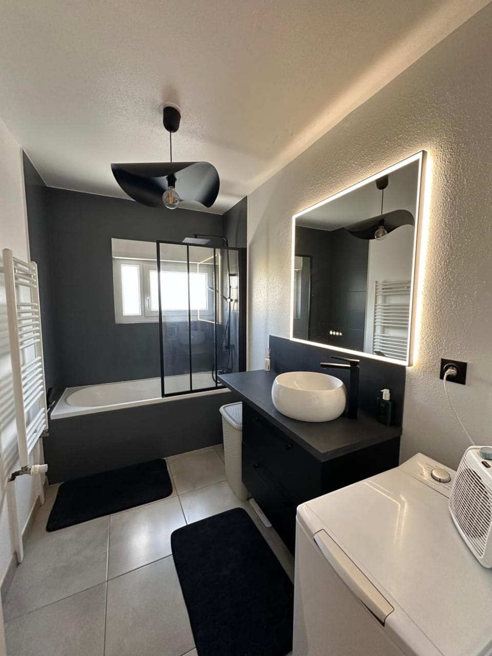 Bathroom, Bath, towels