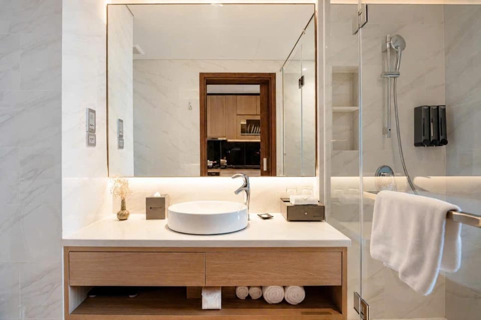 Beachfront Luxury Apartment - My Khe Beach Apartment in Da Nang