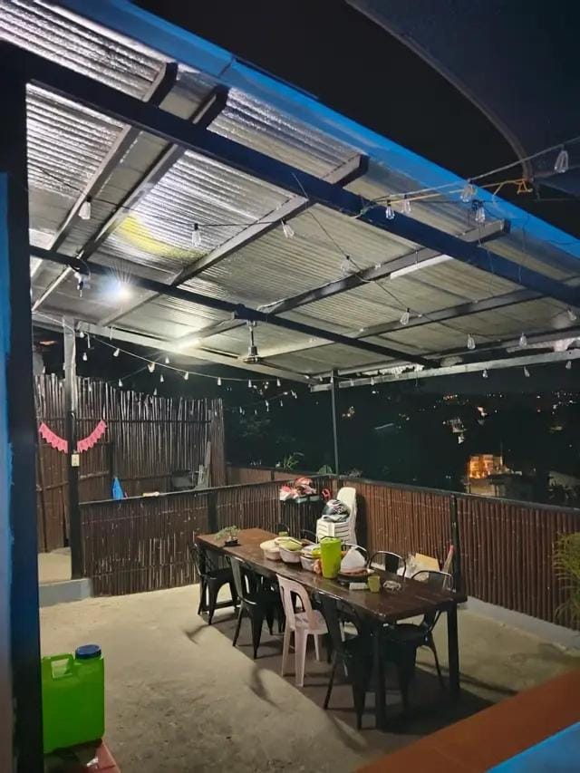 W A N G C O' M i N G Luxury tent in Manila City
