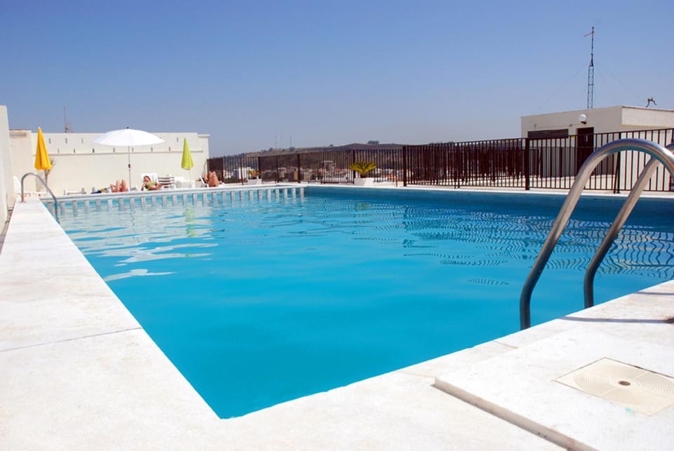 Swimming pool, Swimming pool