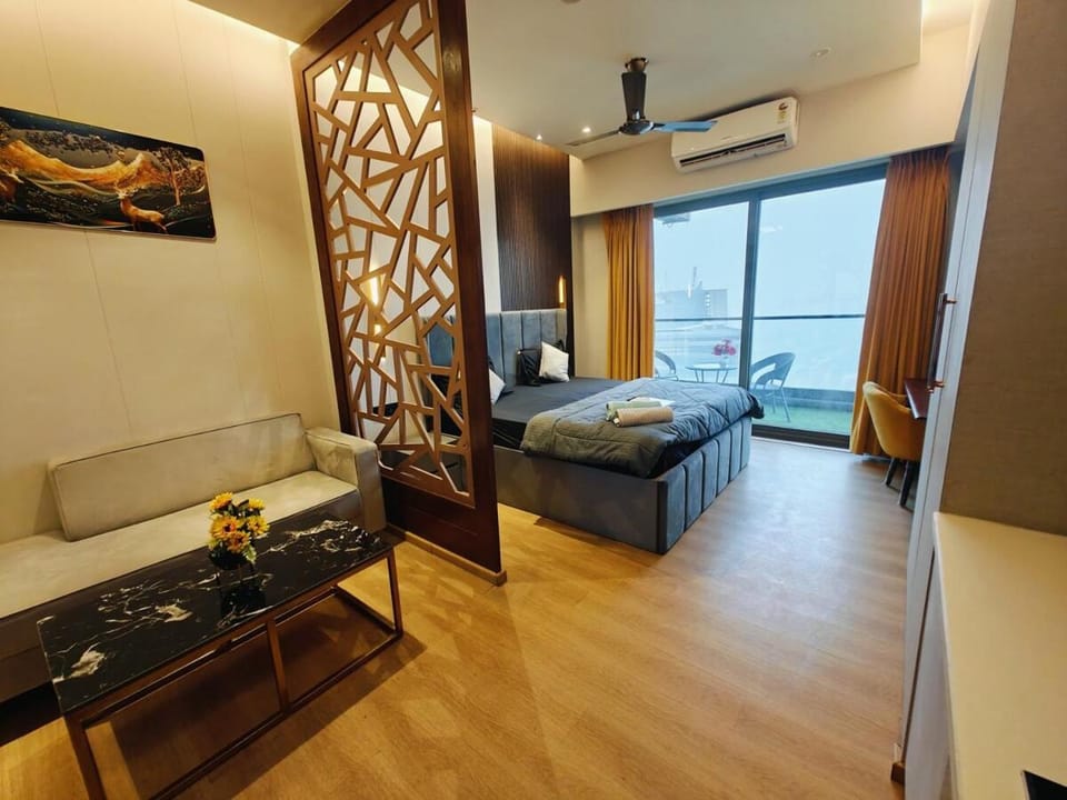 Luxurious suite with city view Apartment in Noida
