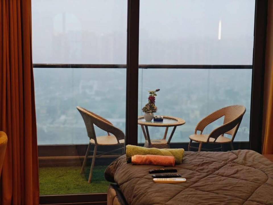 Luxurious suite with city view Apartment in Noida