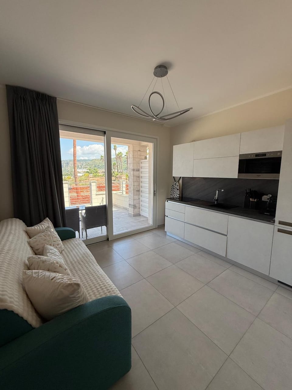 Kitchen or kitchenette, Living room, Seating area, pet friendly