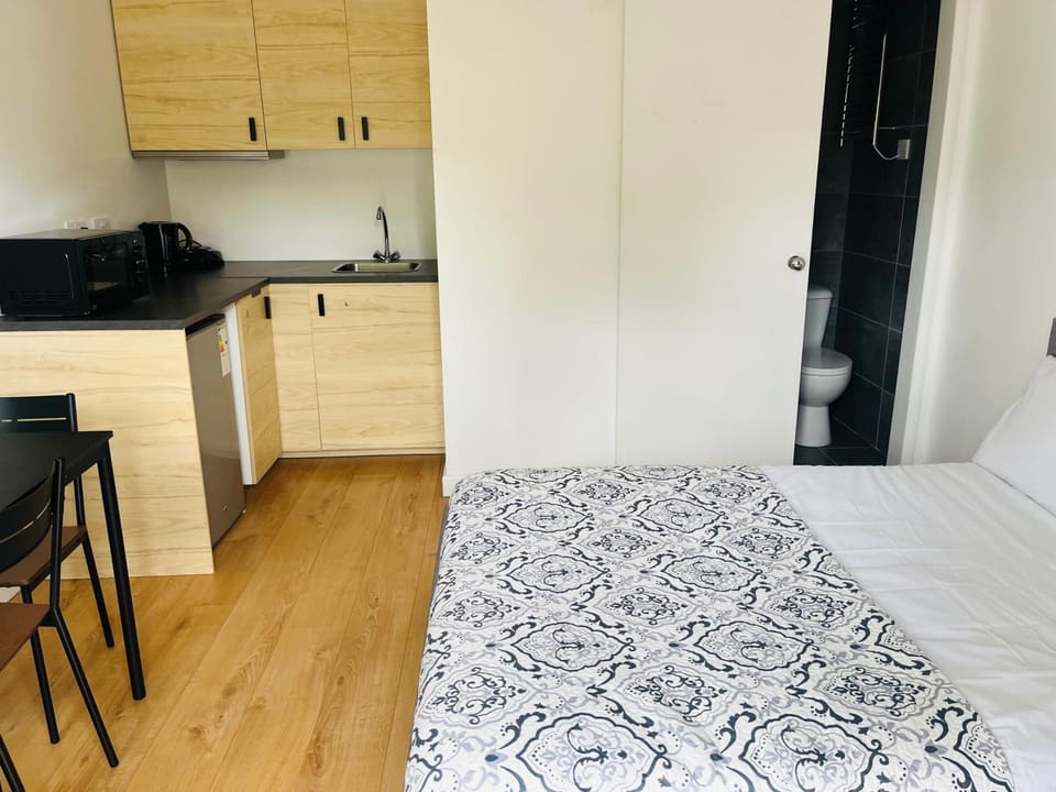 Studio Sleeps 2 with Garden and Free Parking Apartment in London Borough of Lewisham