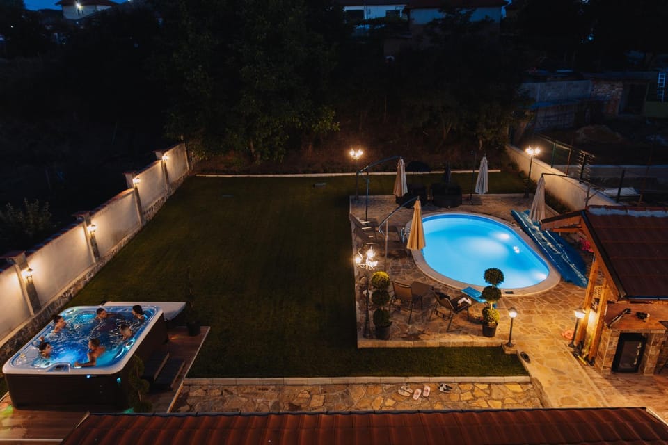 Hot Tub, Pool view
