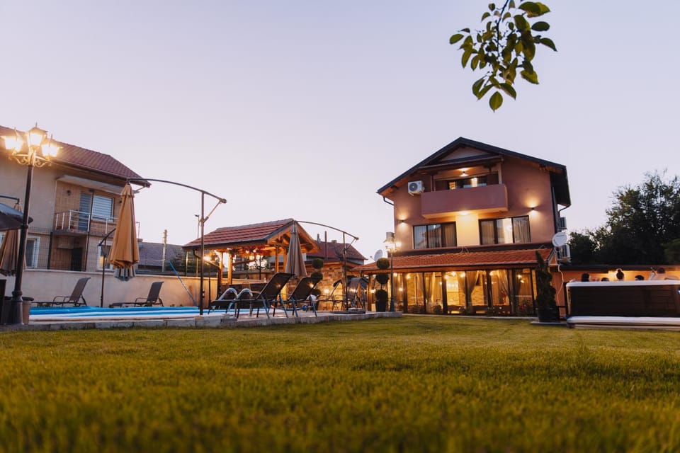Property building, Pool view