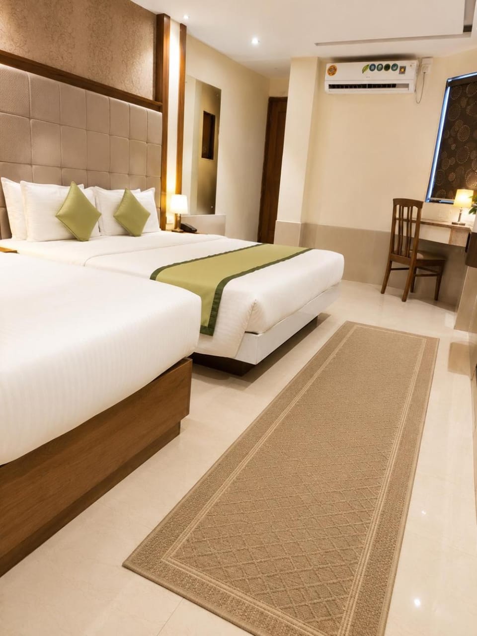Treefy Regal Inn Cargo Intr - Airport Mumbai Hotel in Mumbai