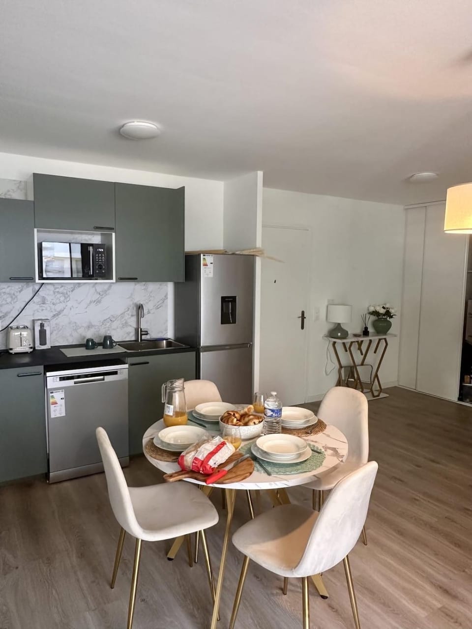 L'élégant écrin Parisien-T3-cosy-Paris & CDG-Wifi Apartment in Île-de-France