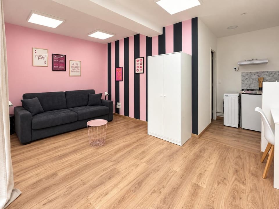 Le Doudie Pink Apartment in Provence-Alpes-Côte d'Azur