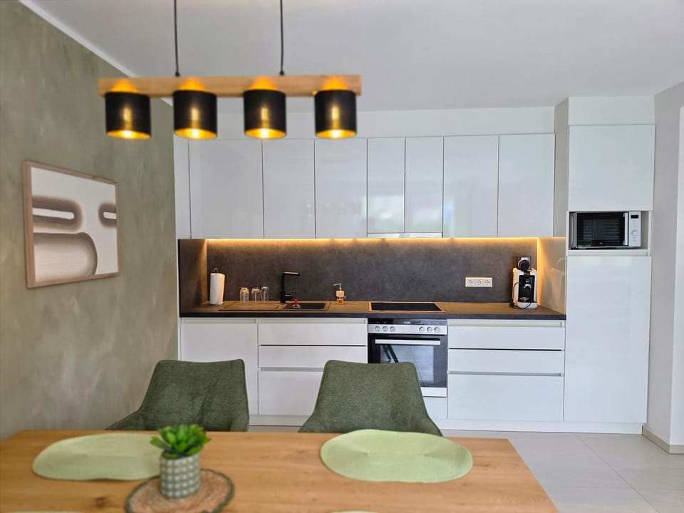 Kitchen or kitchenette, Kitchen or kitchenette