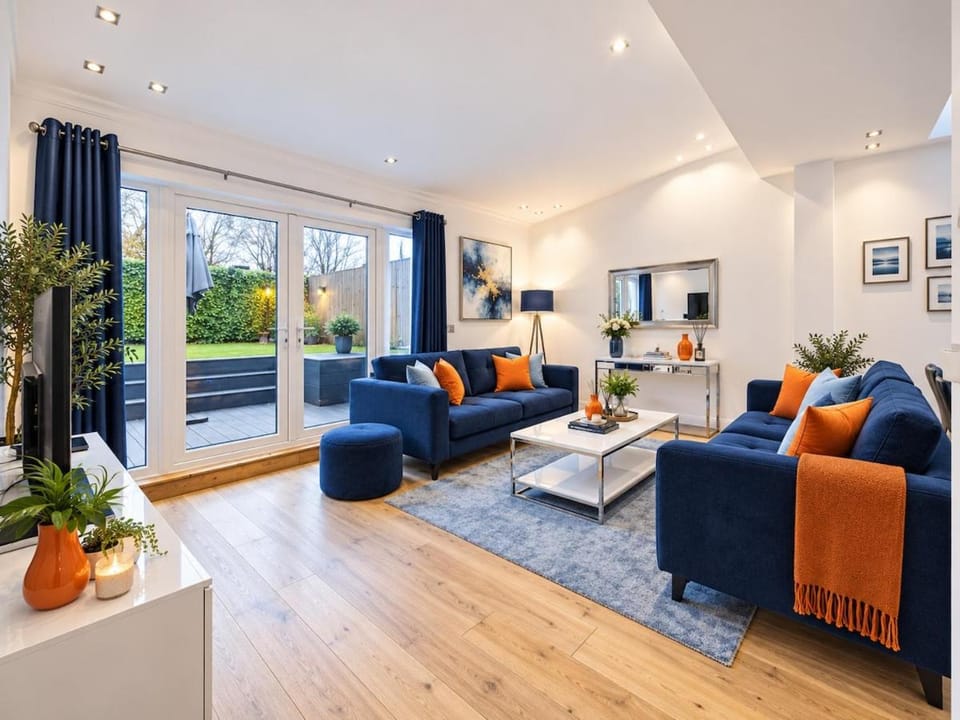Modern 4 Bed, 2 bath, Garden, free parking House in Enfield